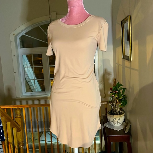 Forever 21 beige bodycon dress - Picture 1 of 3